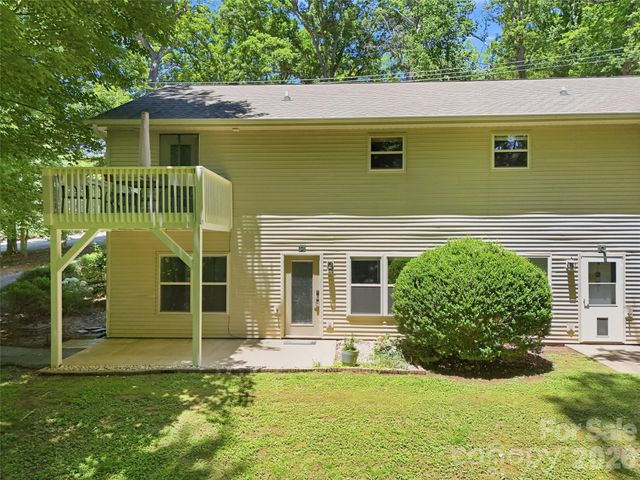 42 Queen Road D, Candler, NC 28715