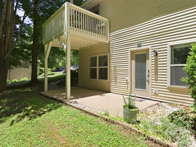 42 Queen Road D, Candler, NC 28715