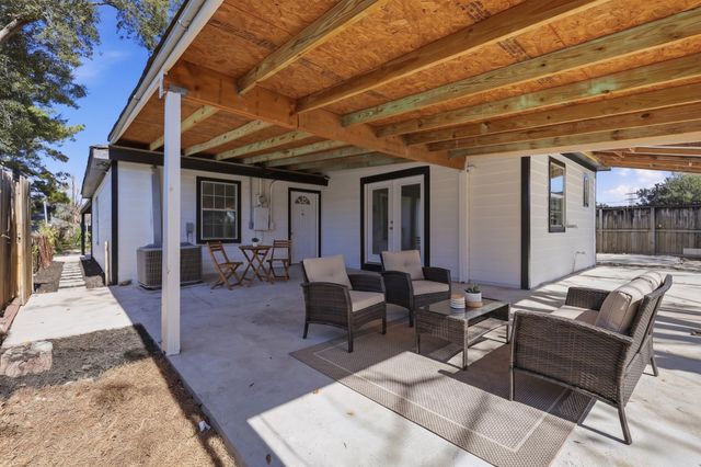 2716 Windsor Lane, Pasadena, TX 77506