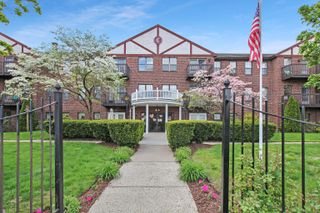 47 Highland Street 211, West Hartford, CT 06119