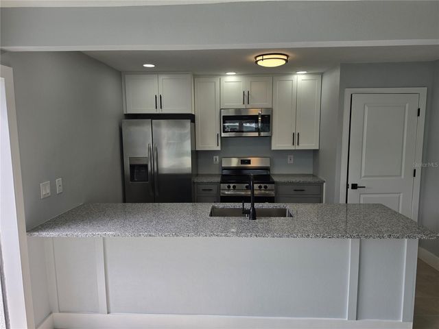 145 131ST AVENUE E 3, St Petersburg, FL 33708