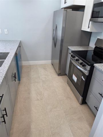 145 131ST AVENUE E 3, St Petersburg, FL 33708