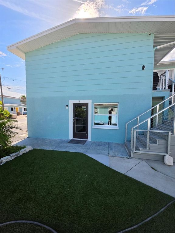 145 131ST AVENUE E 3, St Petersburg, FL 33708