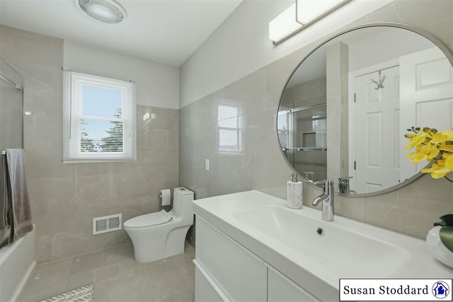 6793 Avalon Drive, Caledonia, MI 49316