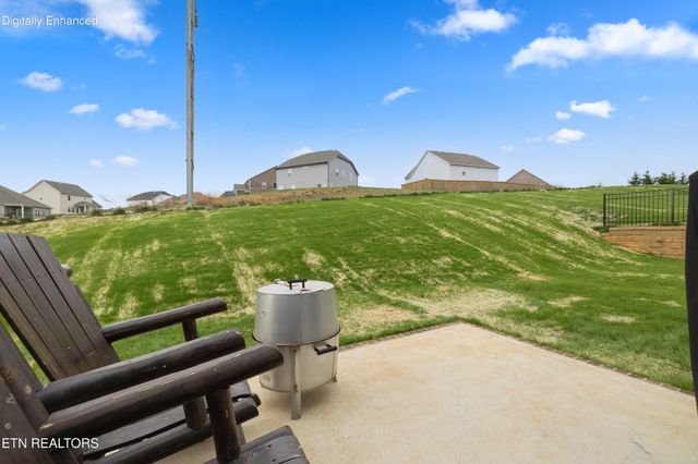 498 Sugar Maple Tr, Lenoir City, TN 37771