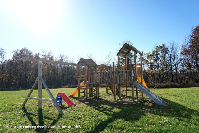 6480 Meridian Road, Laingsburg, MI 48848