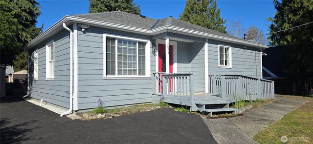 12053 70 th Avenue S, Seattle, WA 98178