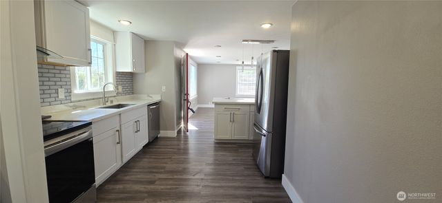 12053 70 th Avenue S, Seattle, WA 98178