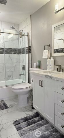 12053 70 th Avenue S, Seattle, WA 98178