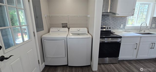12053 70 th Avenue S, Seattle, WA 98178