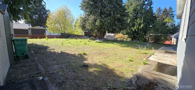 12053 70 th Avenue S, Seattle, WA 98178