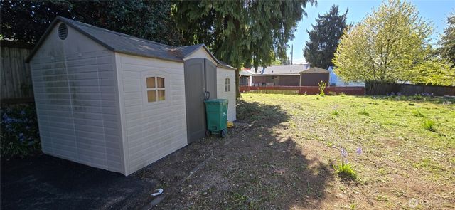 12053 70 th Avenue S, Seattle, WA 98178