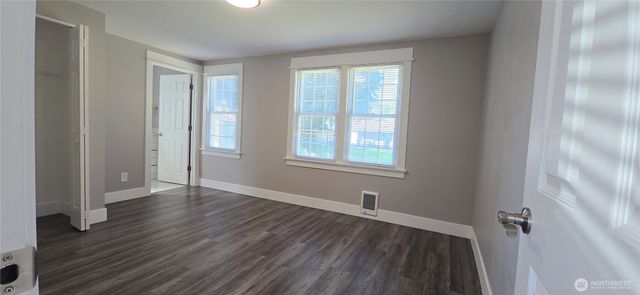 12053 70 th Avenue S, Seattle, WA 98178