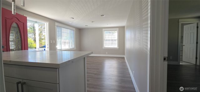 12053 70 th Avenue S, Seattle, WA 98178
