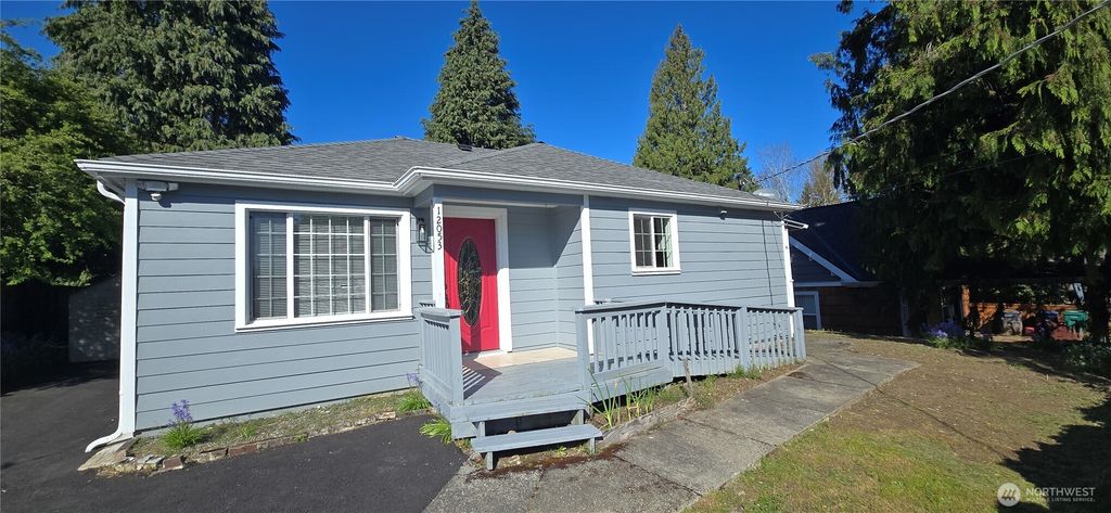12053 70 th Avenue S, Seattle, WA 98178