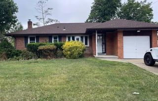 848 Center Drive, North Baldwin, NY 11510