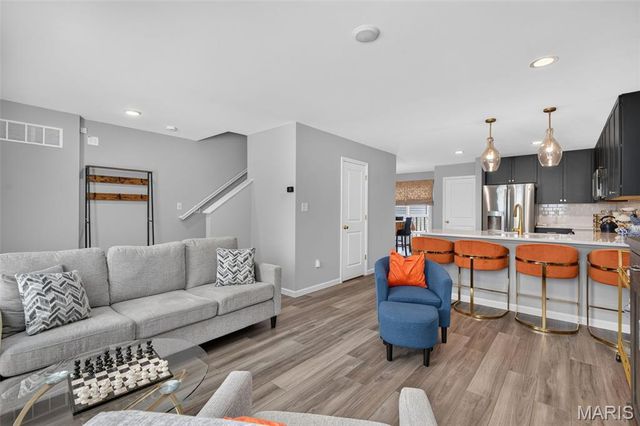 405 Sunset Hollow Drive, Wentzville, MO 63385
