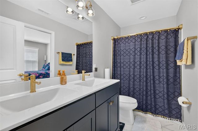 405 Sunset Hollow Drive, Wentzville, MO 63385