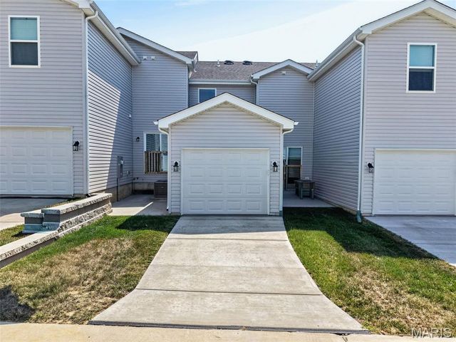 405 Sunset Hollow Drive, Wentzville, MO 63385