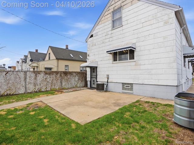 1970 Edwin Street, Hamtramck, MI 48212