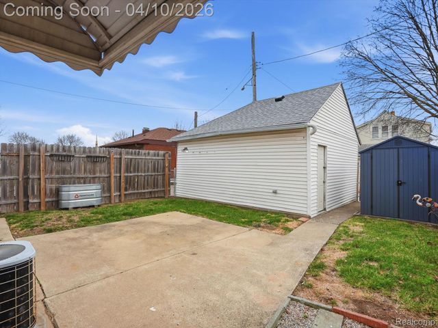 1970 Edwin Street, Hamtramck, MI 48212