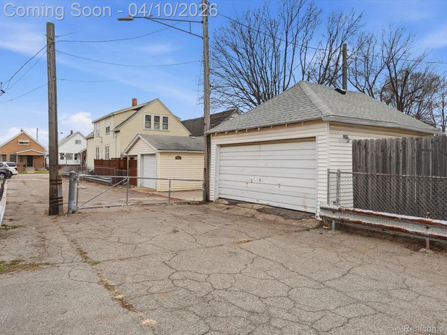1970 Edwin Street, Hamtramck, MI 48212