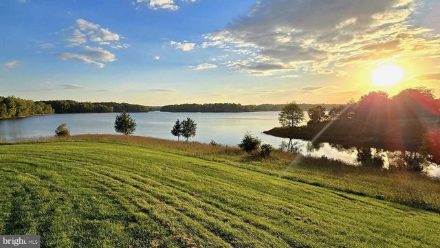 8268 ROXBOROUGH LOOP, Gainesville, VA 20155