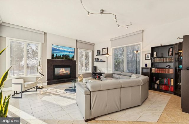 8268 ROXBOROUGH LOOP, Gainesville, VA 20155