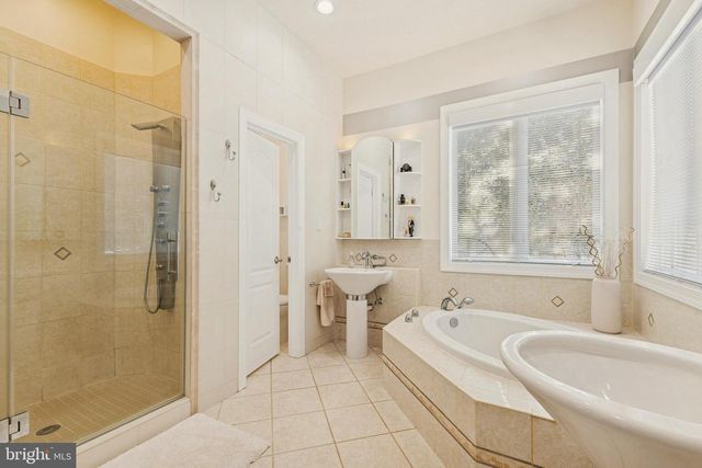 8268 ROXBOROUGH LOOP, Gainesville, VA 20155