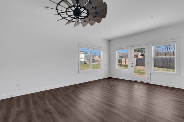 65 Duncan Ln, Winchester, TN 37398