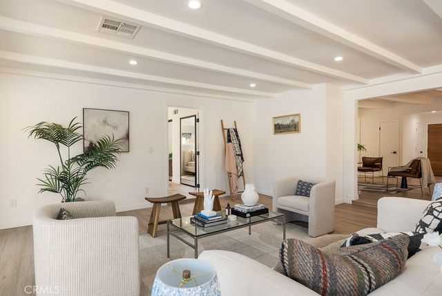 18630 Cantara Street, Reseda, CA 91335