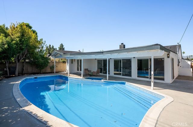 18630 Cantara Street, Reseda, CA 91335