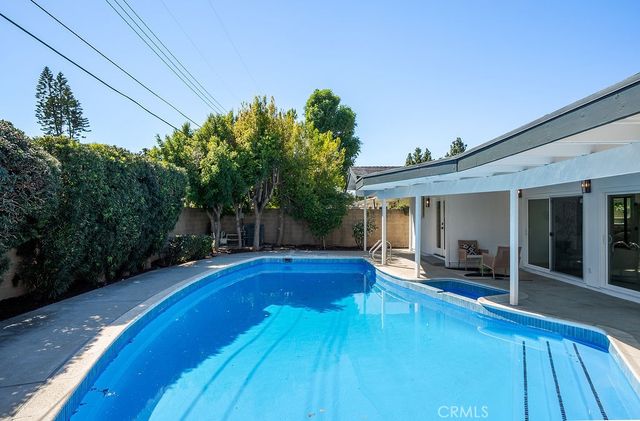 18630 Cantara Street, Reseda, CA 91335