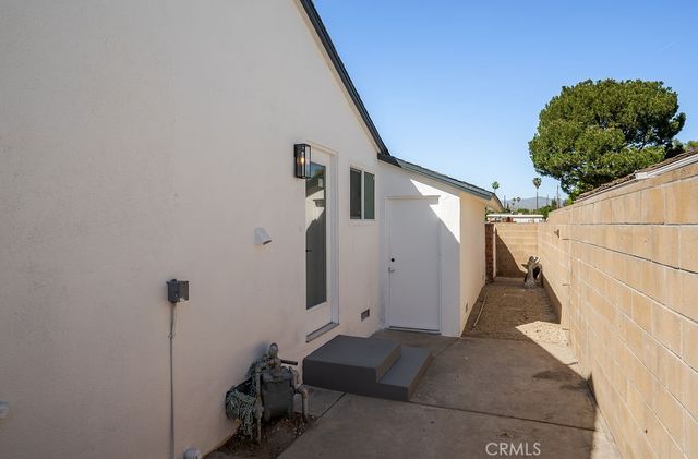 18630 Cantara Street, Reseda, CA 91335