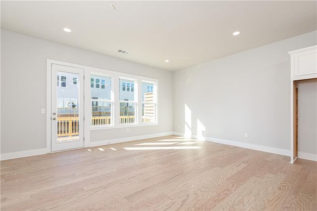 2304 Mockernut Trail 143, Smyrna, GA 30080