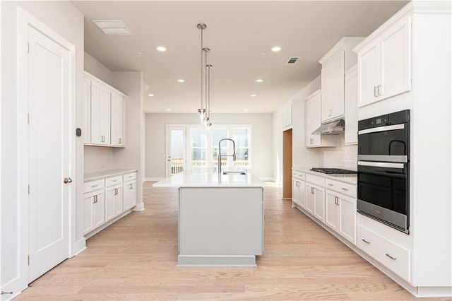 2304 Mockernut Trail 143, Smyrna, GA 30080