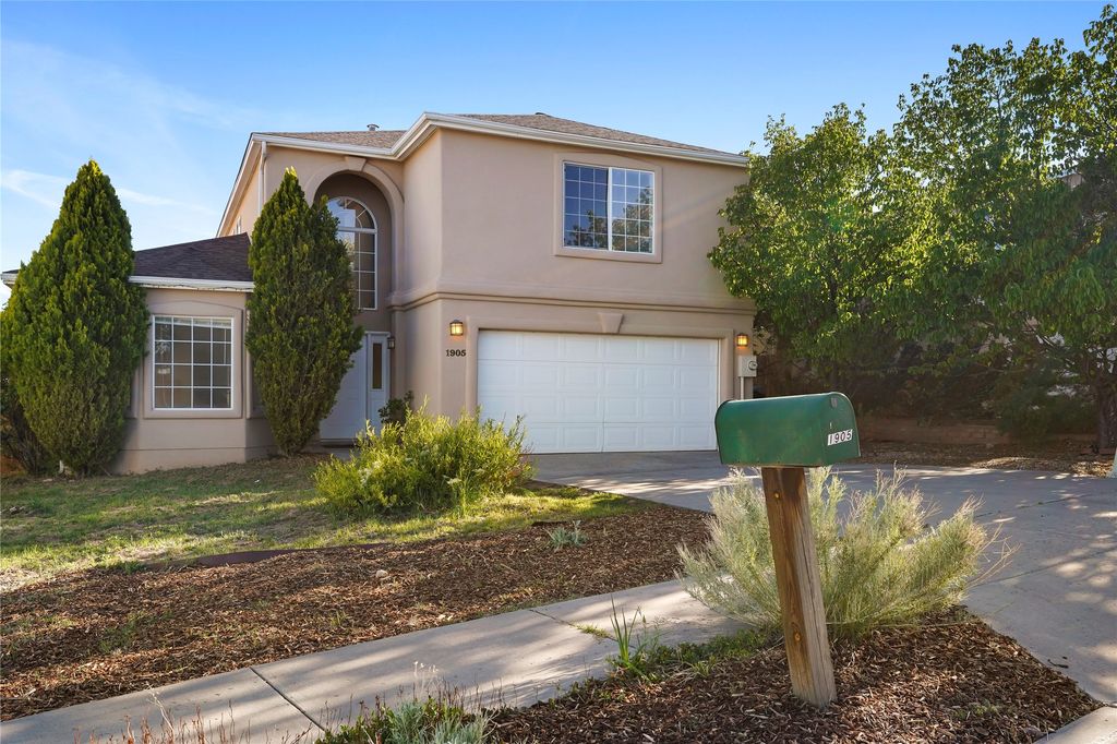 1905 Mendius, Los Alamos, NM 87544