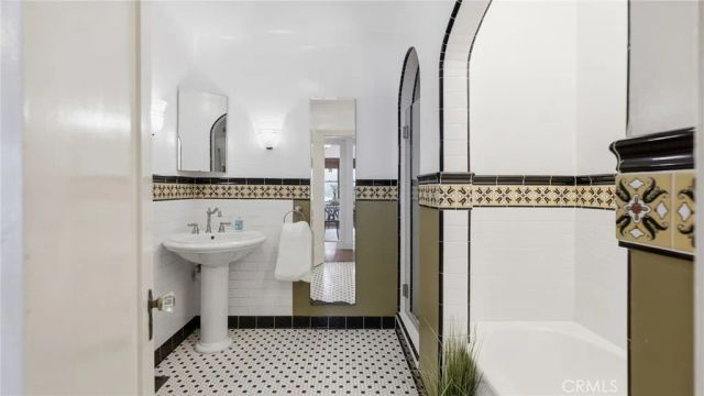 3625 Cerritos Ave, Long Beach, CA 90807