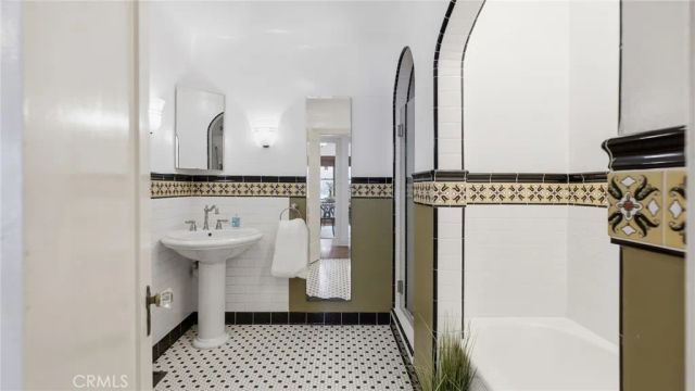 3625 Cerritos Ave, Long Beach, CA 90807