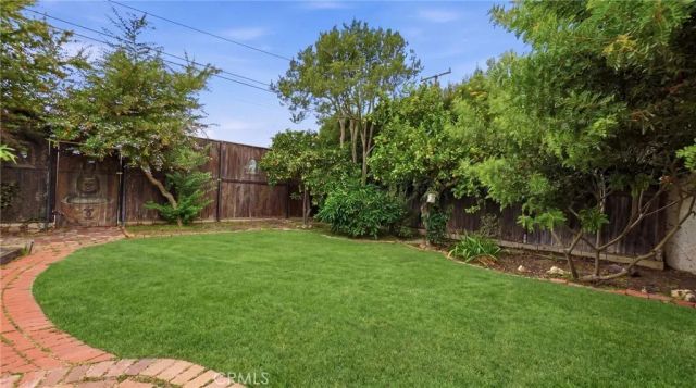 3625 Cerritos Ave, Long Beach, CA 90807