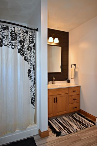 1201 7th St. N.E., Independence, IA 50644