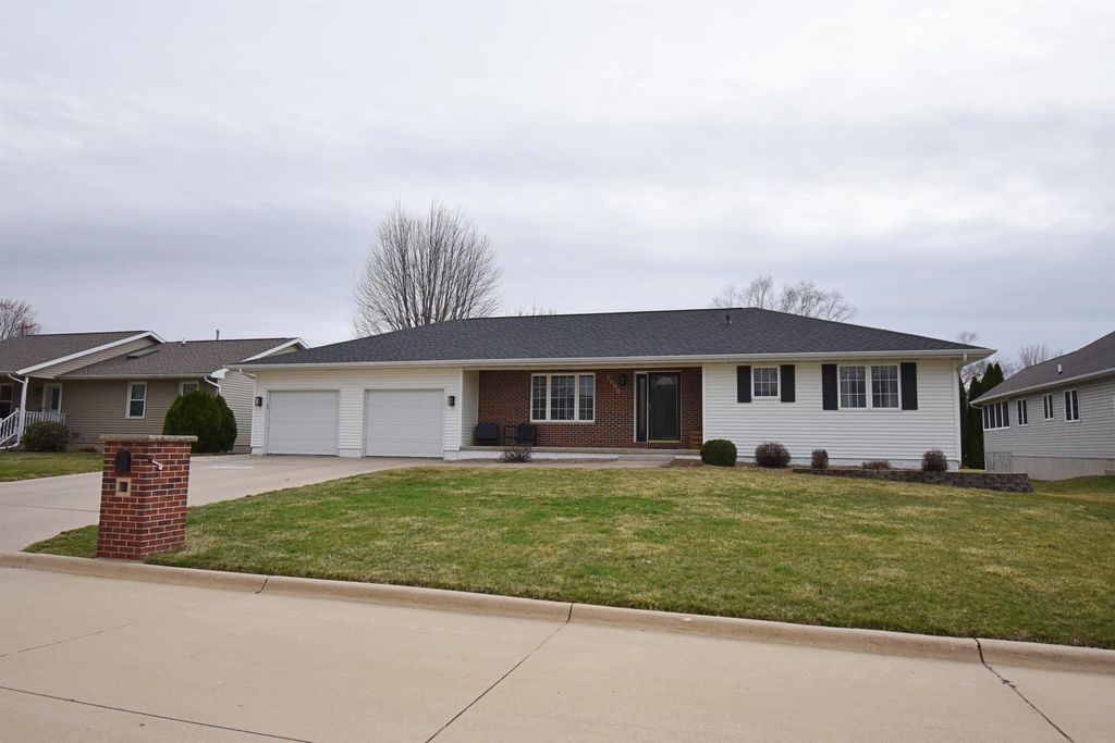 1201 7th St. N.E., Independence, IA 50644