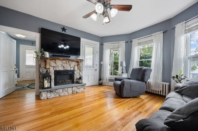 21 N Lincoln Ave, Washington Boro, NJ 07882