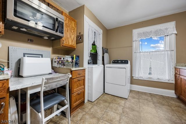 21 N Lincoln Ave, Washington Boro, NJ 07882