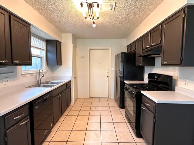 8604 Piney Creek BND, Austin, TX 78745