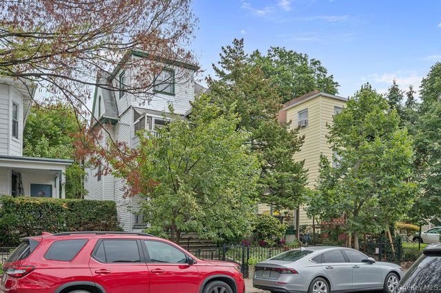 455 E 28th Street, Brooklyn, NY 11226