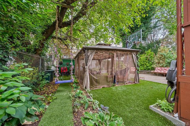 455 E 28th Street, Brooklyn, NY 11226