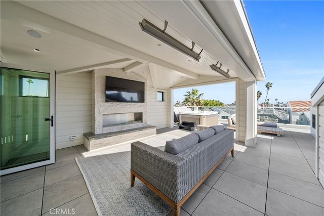 123 44th Street, Newport Beach, CA 92663