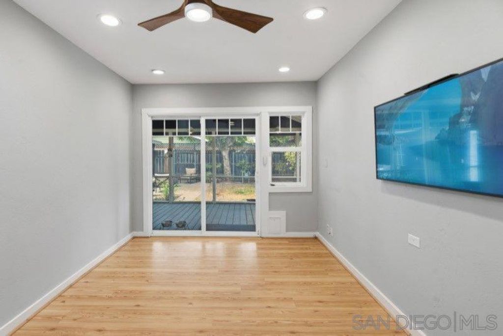 Image 24 of property listing at 4530 Edgeware Rd, San Diego, CA 92116