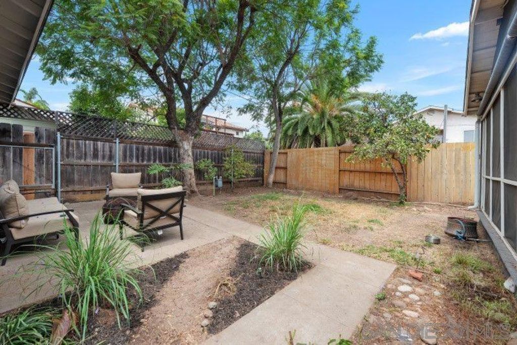 Image 43 of property listing at 4530 Edgeware Rd, San Diego, CA 92116